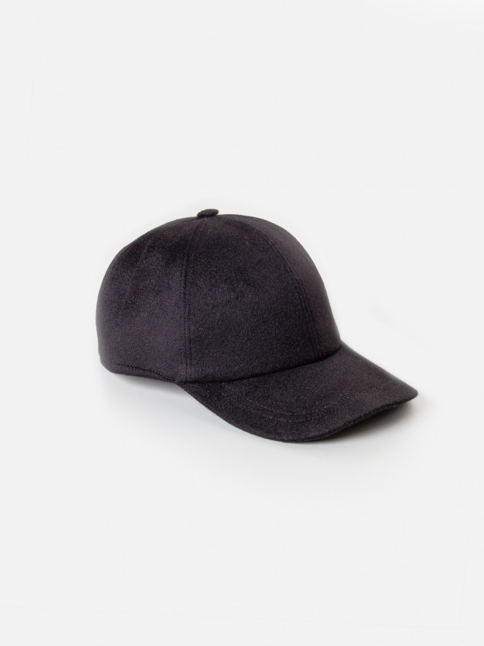 BLACK CASHMERE BASEBALL CAP